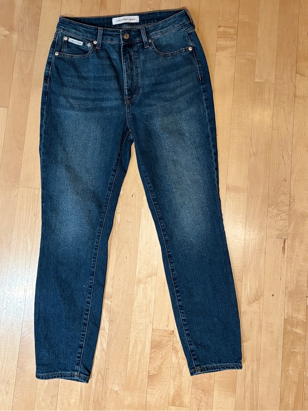 Calvin Klein Women’s Hi-Rise Skinny Ankle Jeans in Med-Dark Blue Denim - size 30